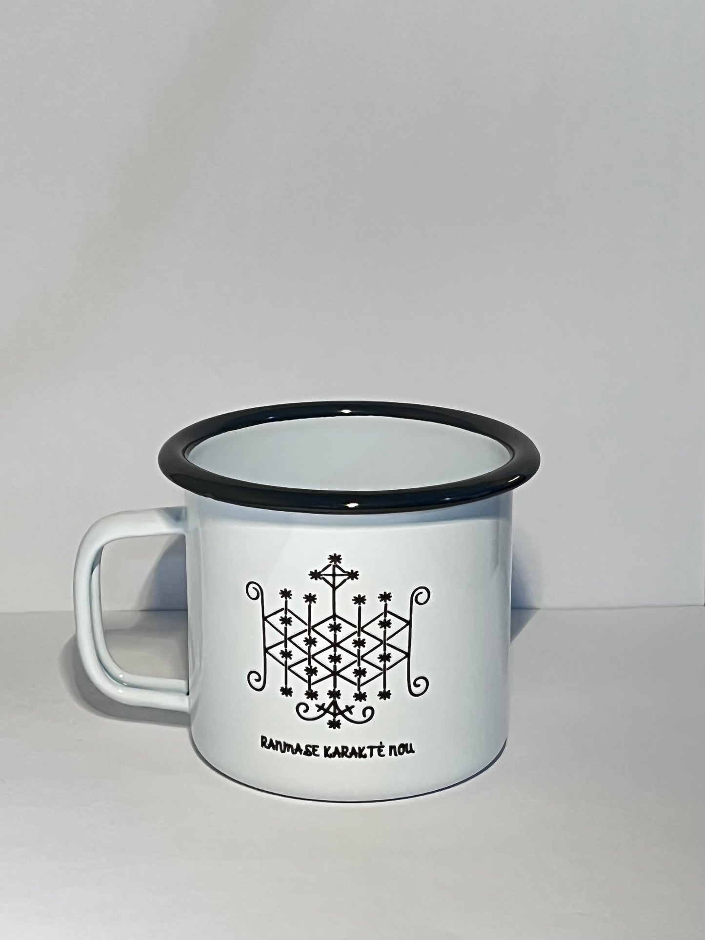 Tasse | Ogou Badagri - Ranmase karaktè nou